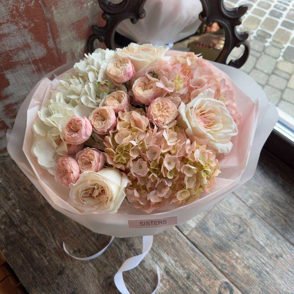 Авторский букет "Персиковые облака"