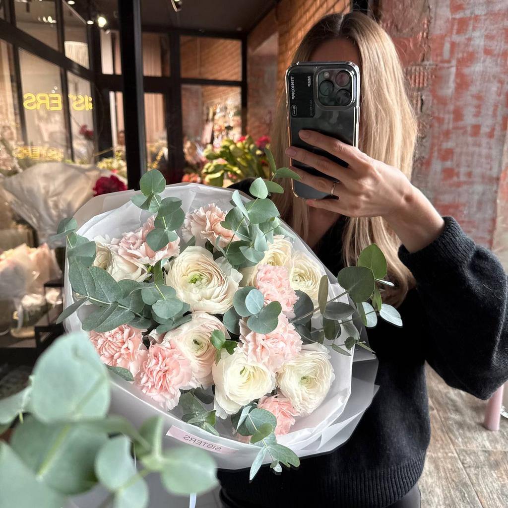 Букет ранункулюсы+диантусы