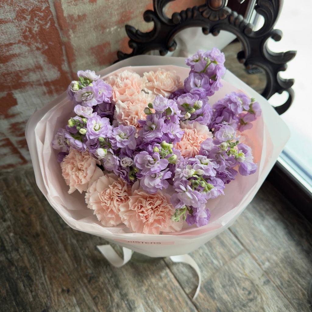 Букет "Диантусы+маттиола"