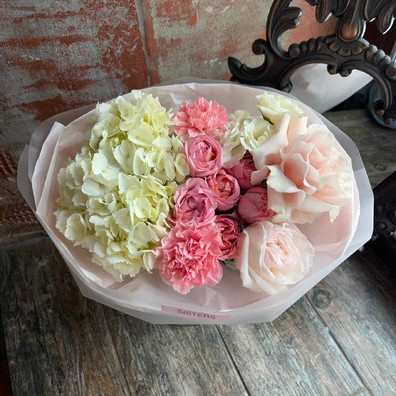 Авторский букет "Персиковые сливки"