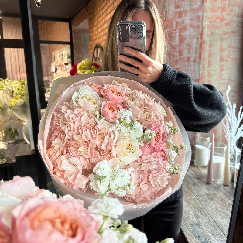 Авторский букет "Сладкий персик"