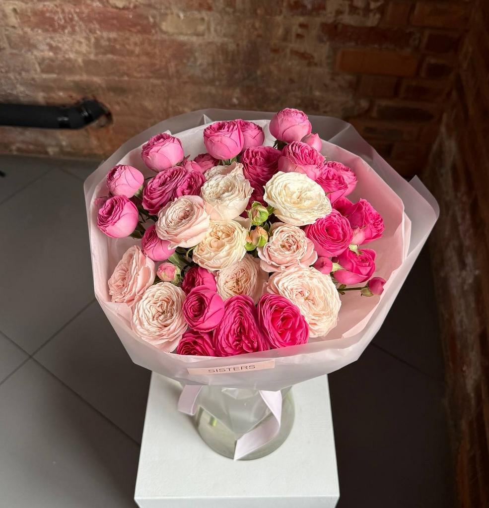 Букет кустовых пионовидных роз Нинке + Жизель