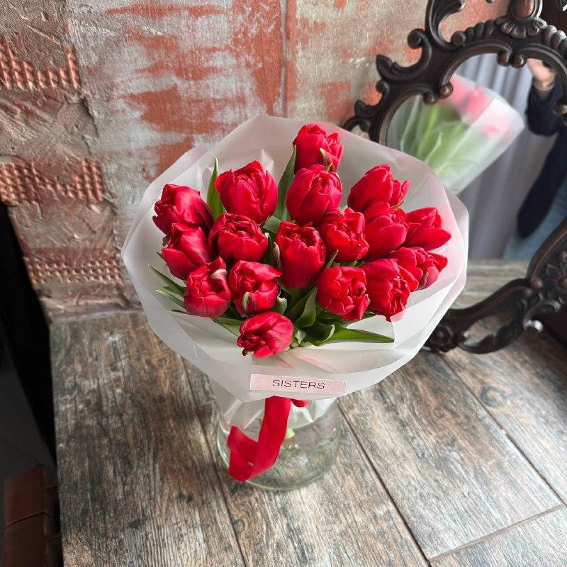 Букет махровых  тюльпанов Женева