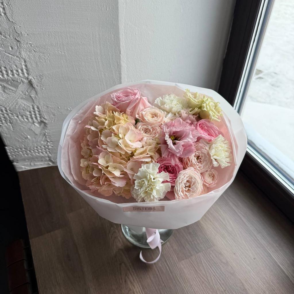 Авторский букет "Клубничный зефир"