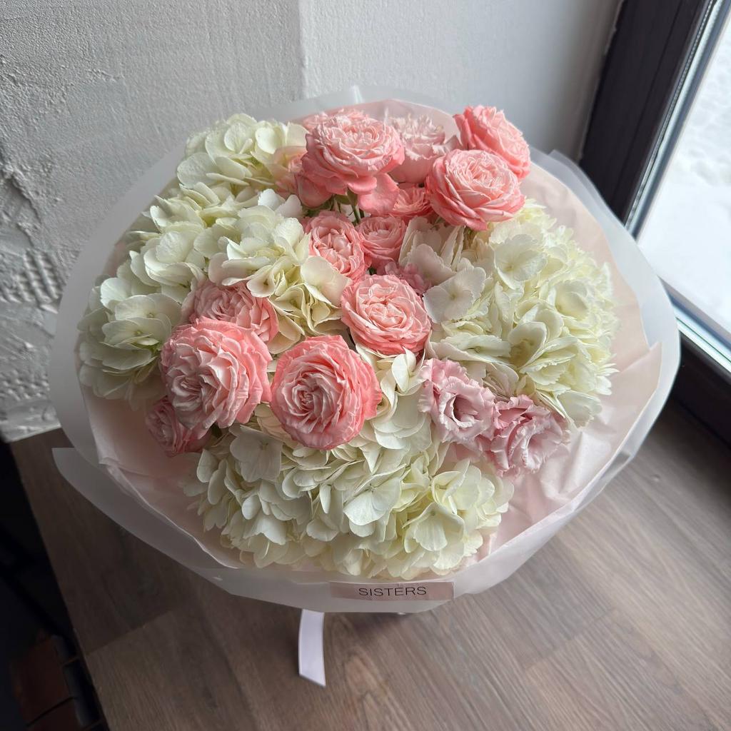 Авторский букет "Клубничный зефир"