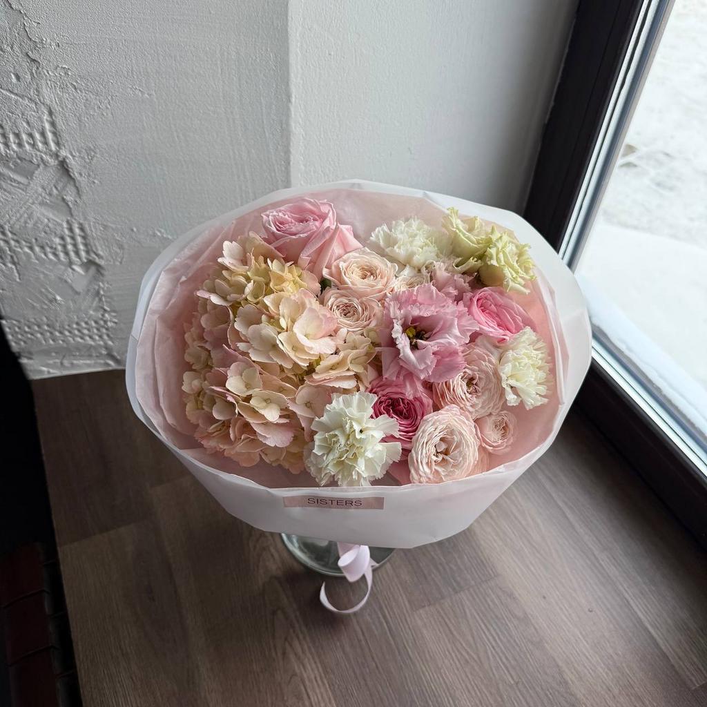 Авторский букет "Клубничный зефир"