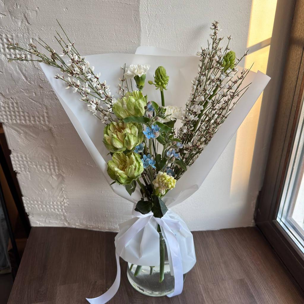 Авторский букет "Нежный ветер весны"