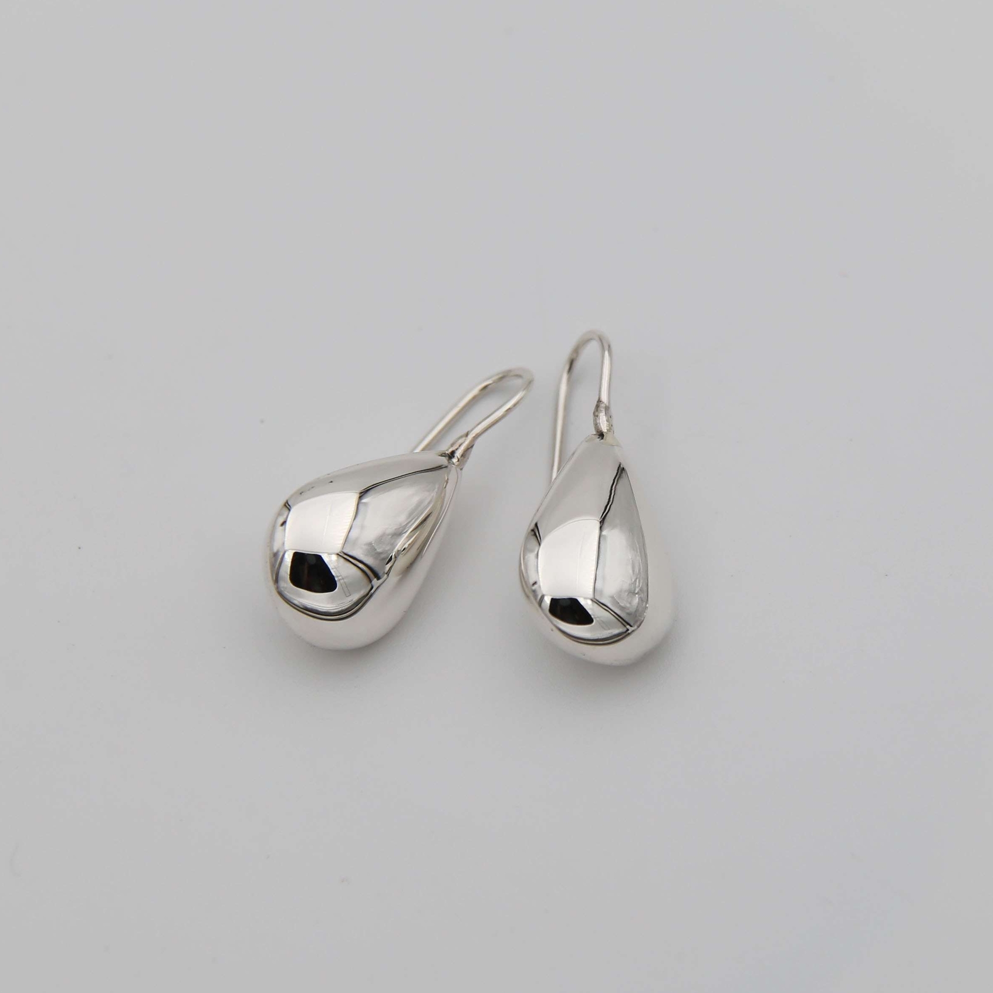 Серебряные серьги Капли объемные 1P1034