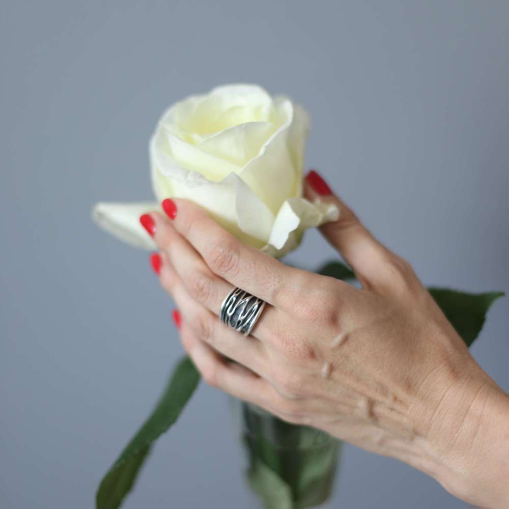 Серебряное кольцо 2P528