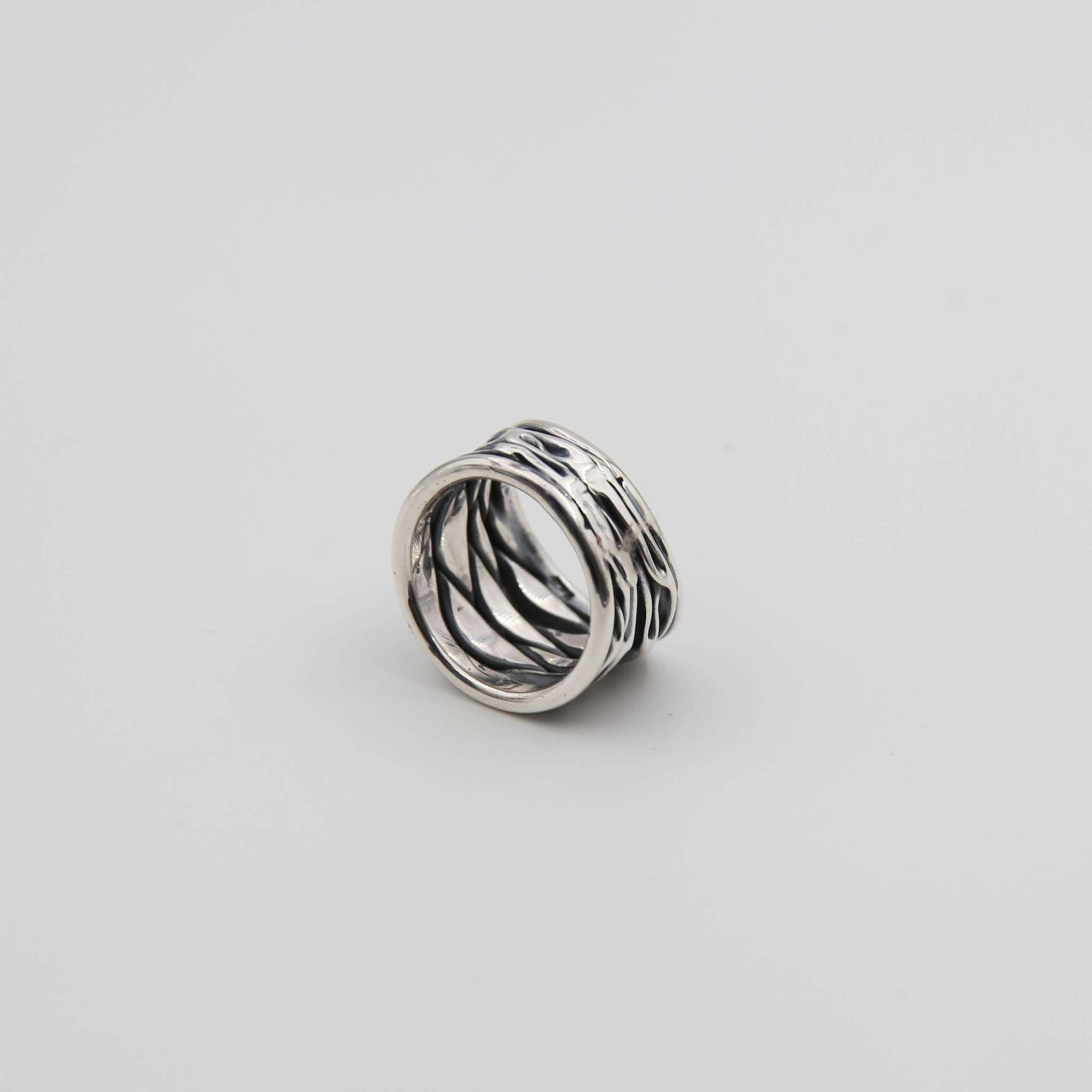 Серебряное кольцо 2P528