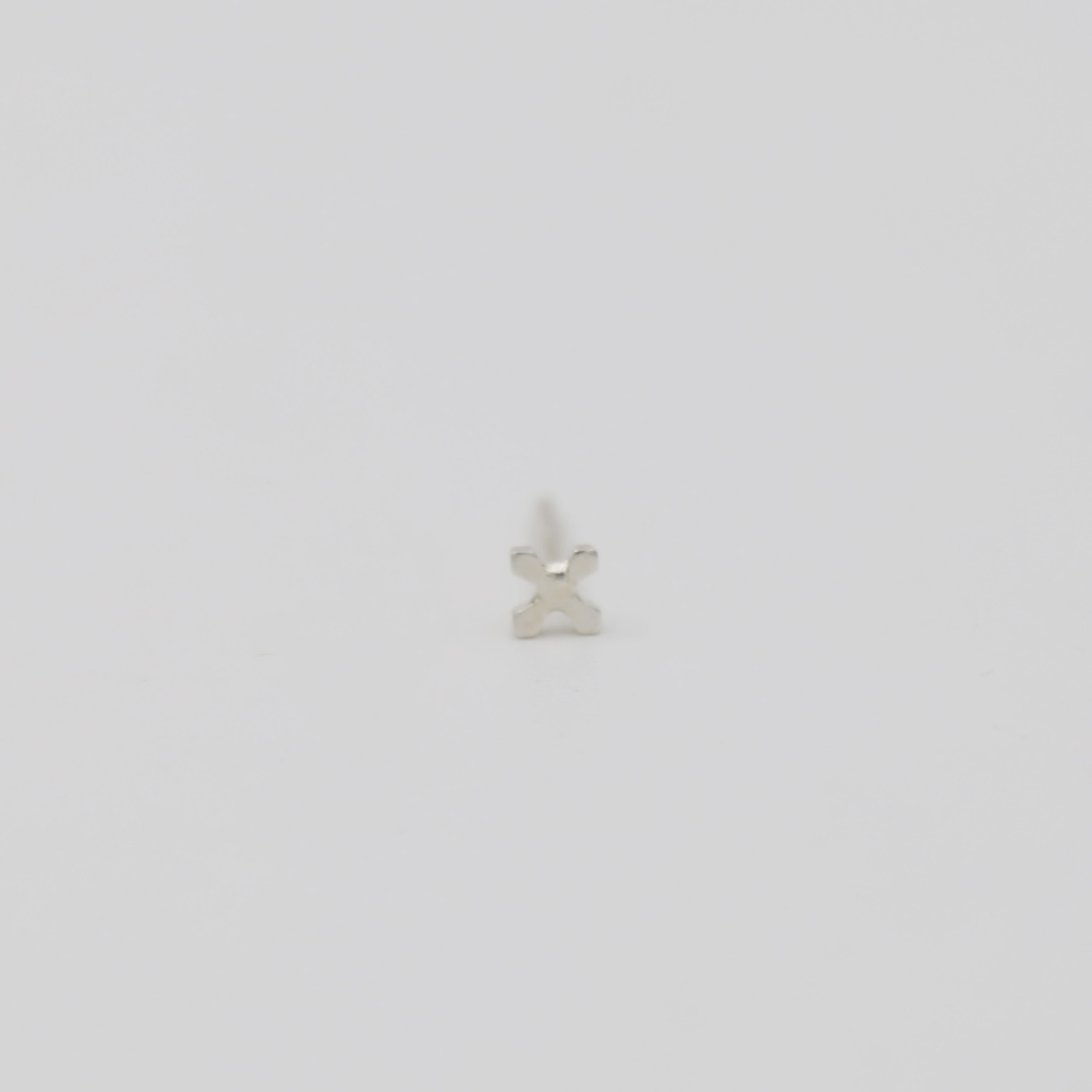 Серебряная серьга- гвоздик 1P2293 mono