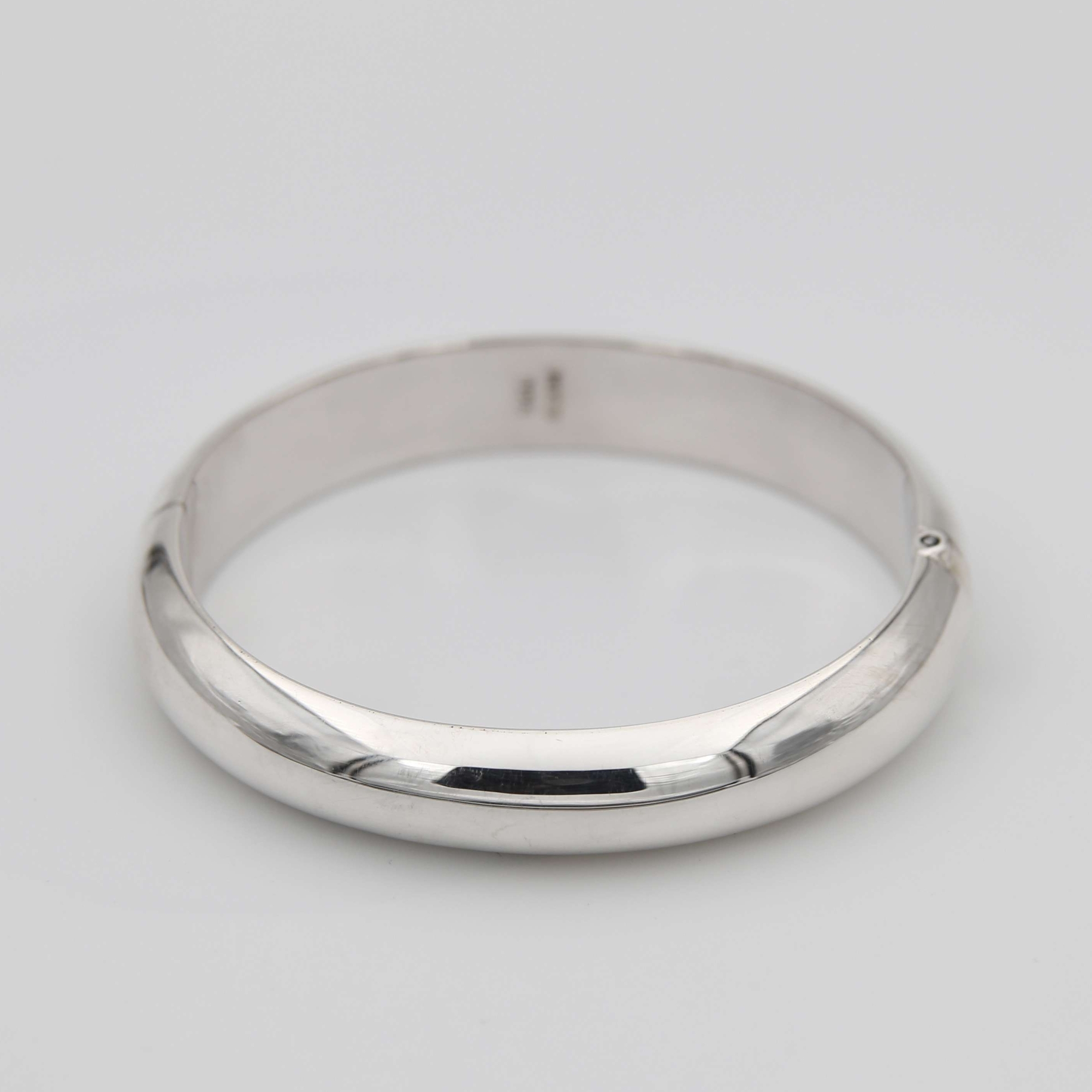 Глянцевый раскрывающийся серебряный браслет 3P242