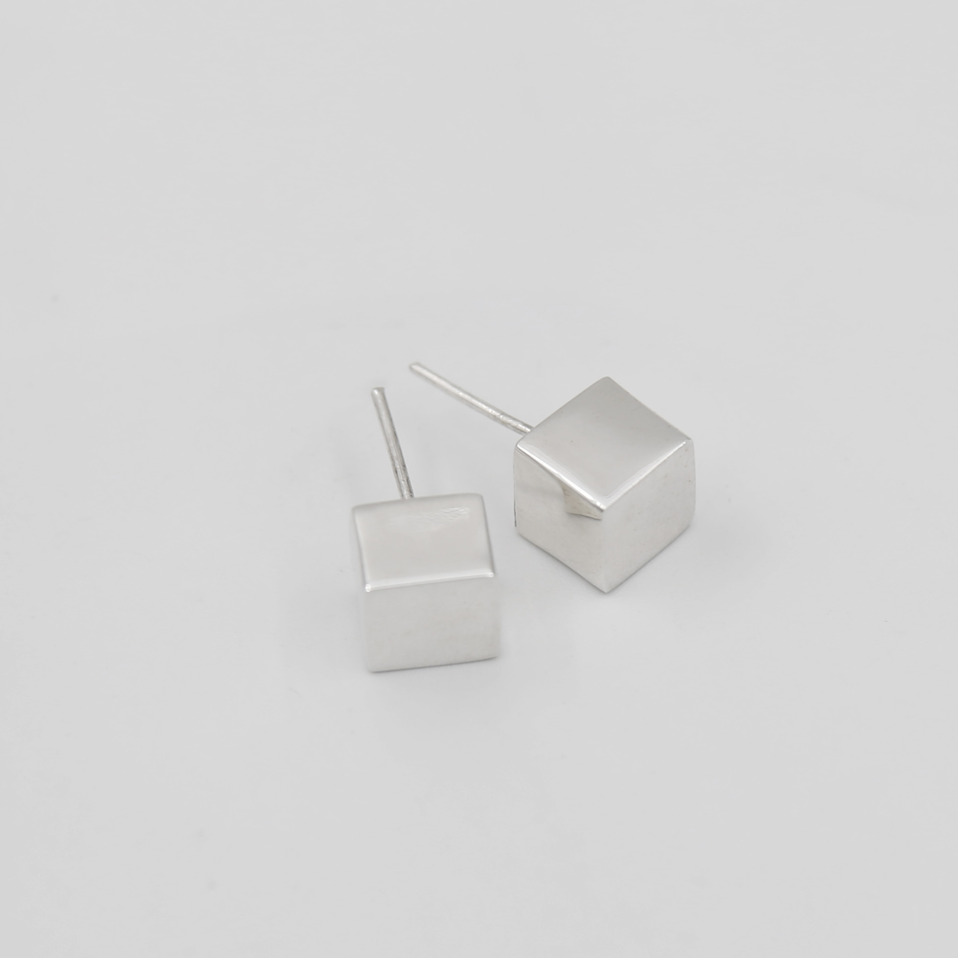 Cеребряные серьги Кубы средние 1P204