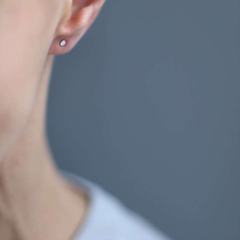 Серебряная серьга-гвоздик Точка мини 1P1143 mono