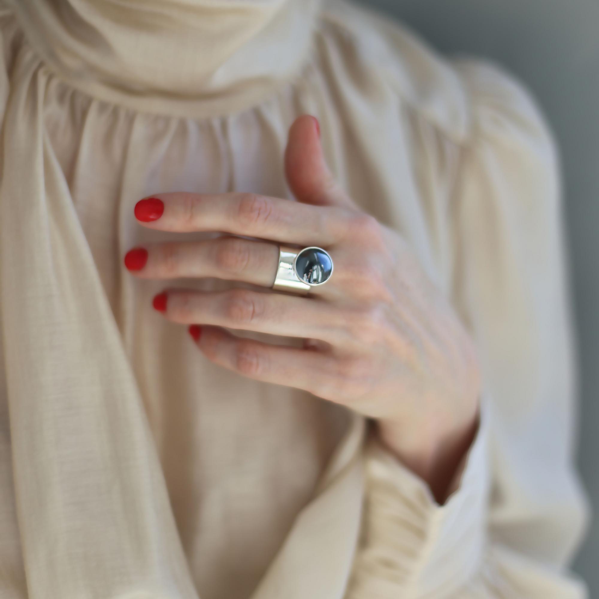 Кольцо с гематитом 2P626