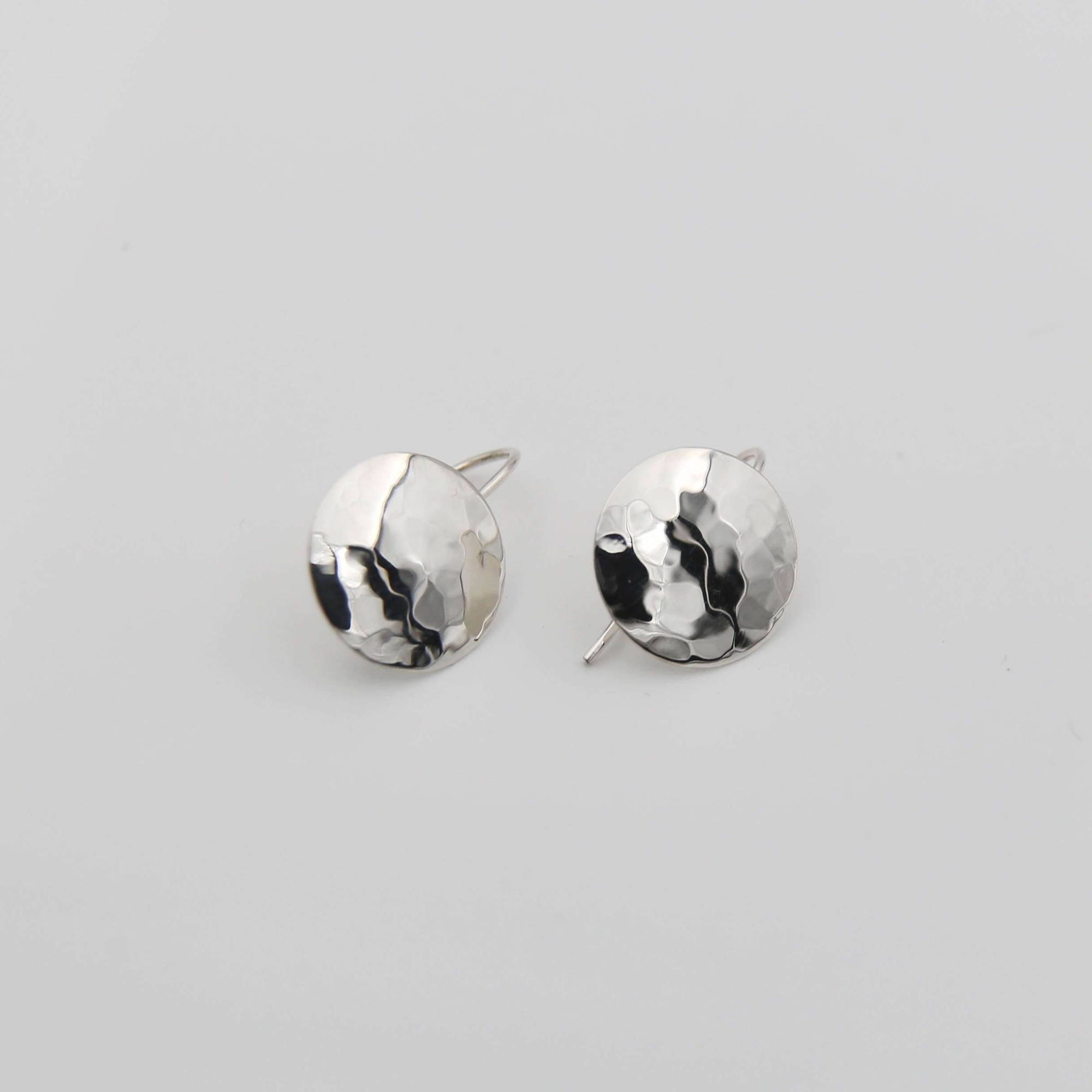 Серебряные серьги Мятые круги 1P735