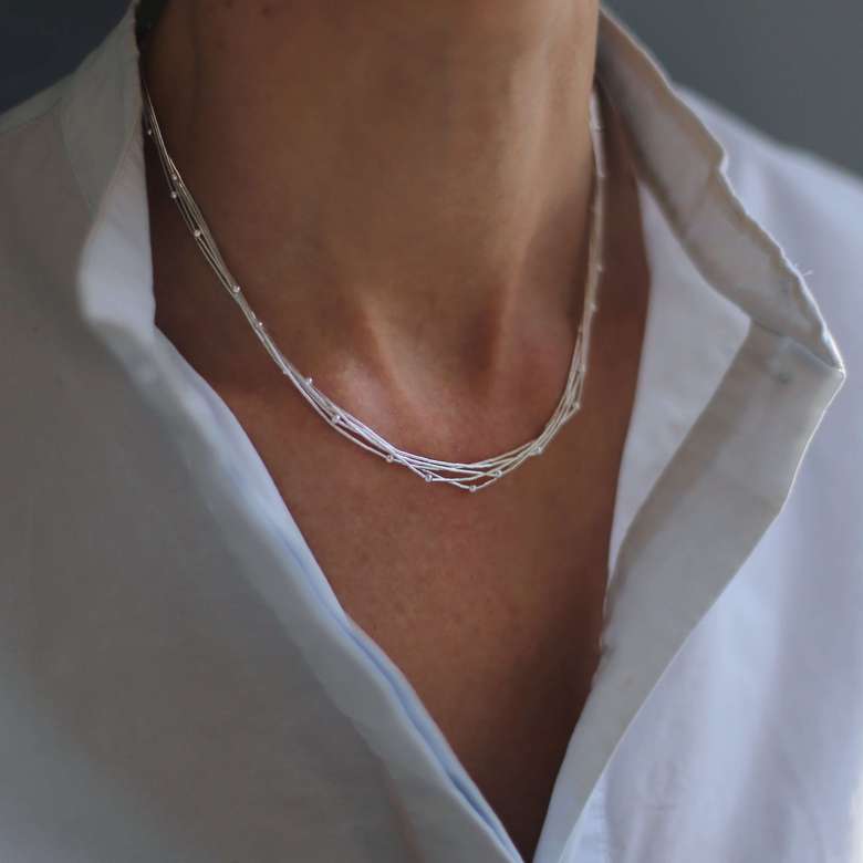 Колье из 5 серебряных нитей 4P508