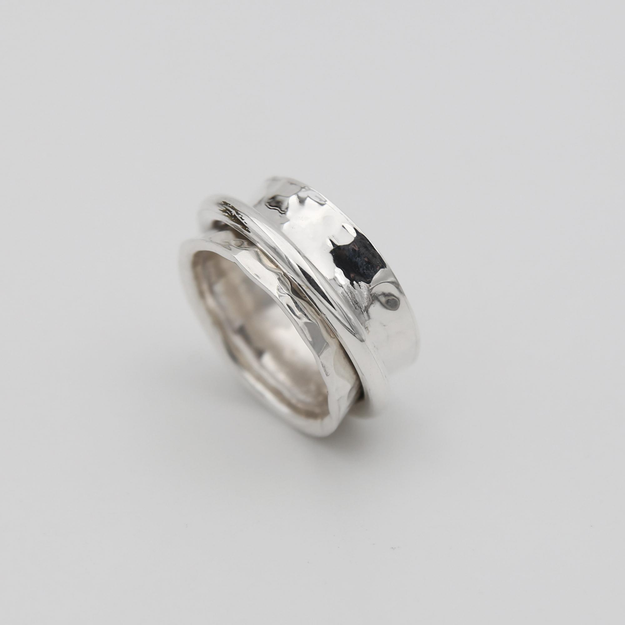 Серебряное кольцо  2P695