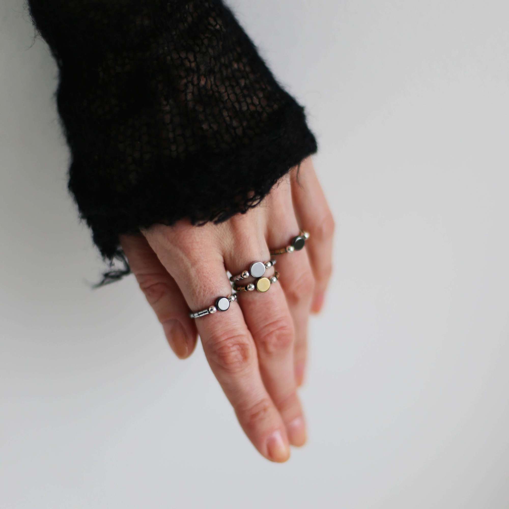 Кольцо из гематита 2P875