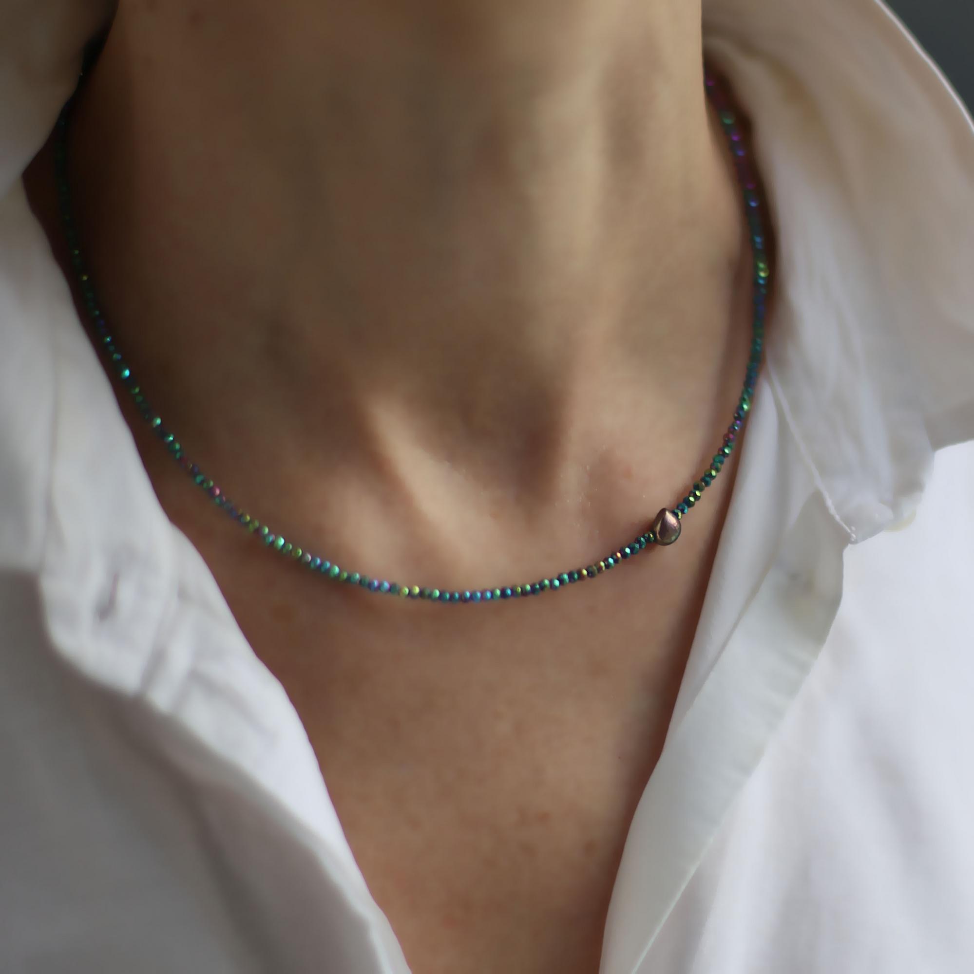 Колье-чокер из гематита мультицвет с жемчужиной 4P618