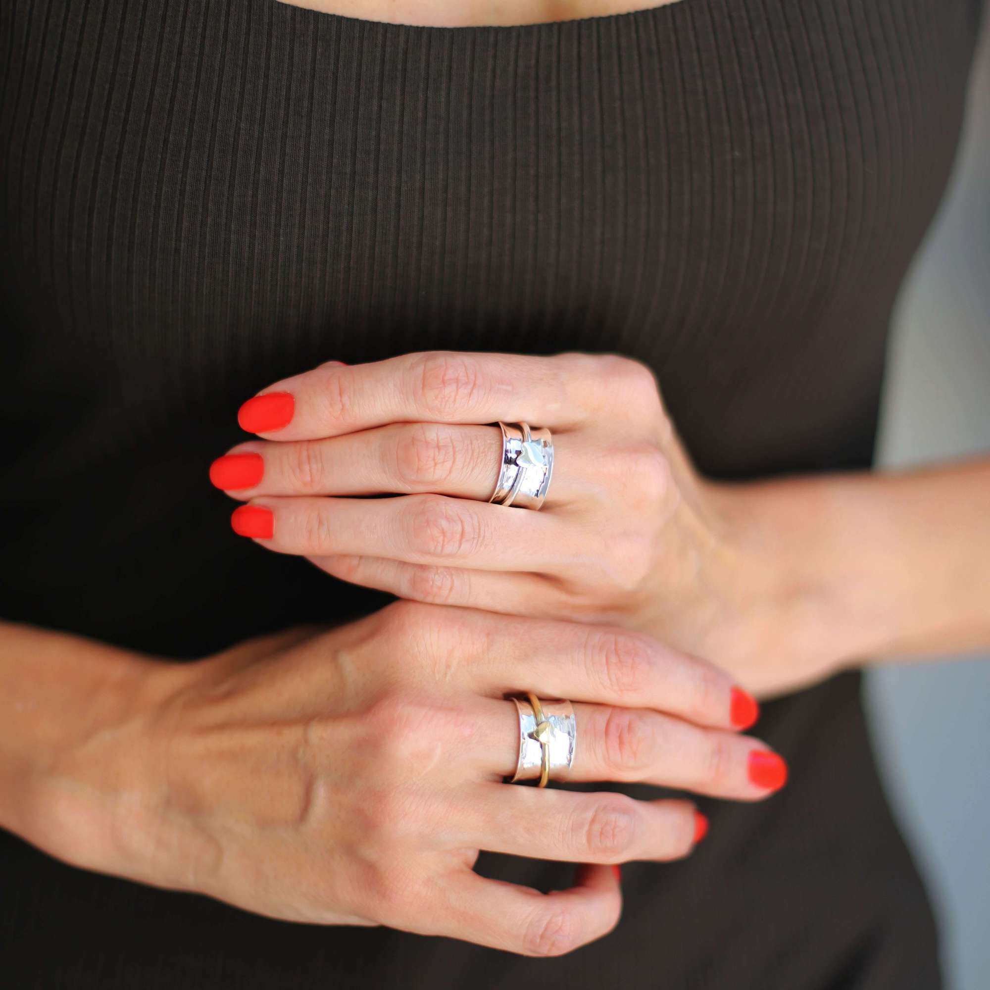 Серебряное кольцо с вращающимся сердечком 2P956