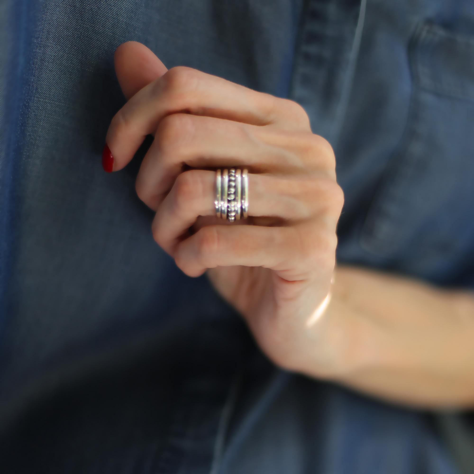 Серебряное кольцо с вращающимся элементом 2P1088