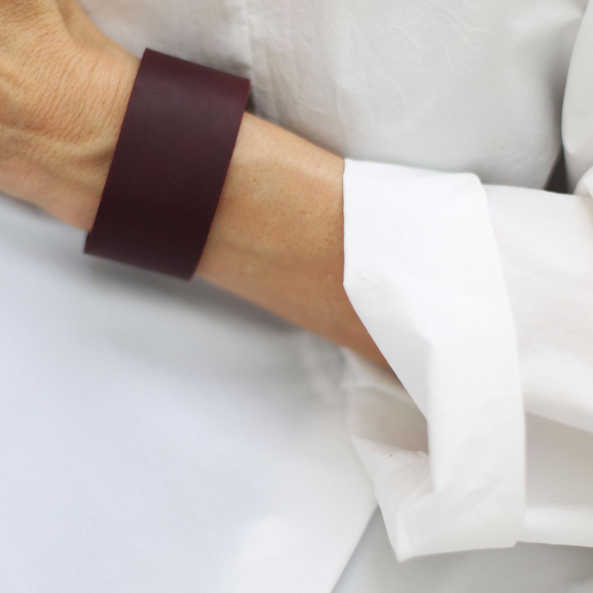 Кожаный браслет цвет Свекла 3P484