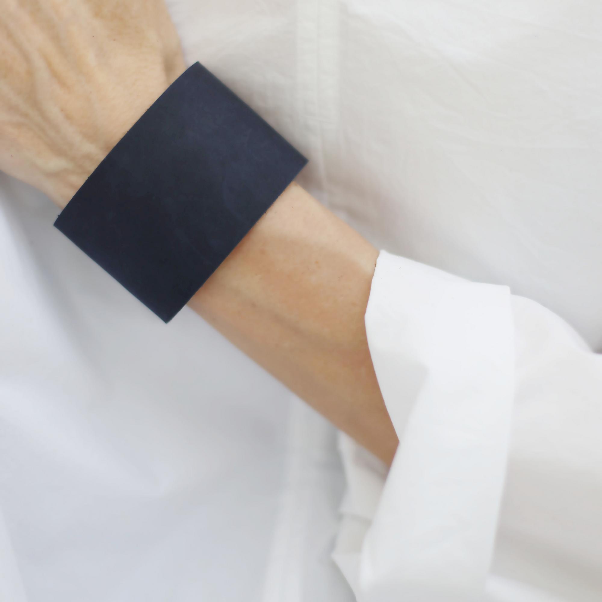 Кожаный браслет цвет Черника 3P480