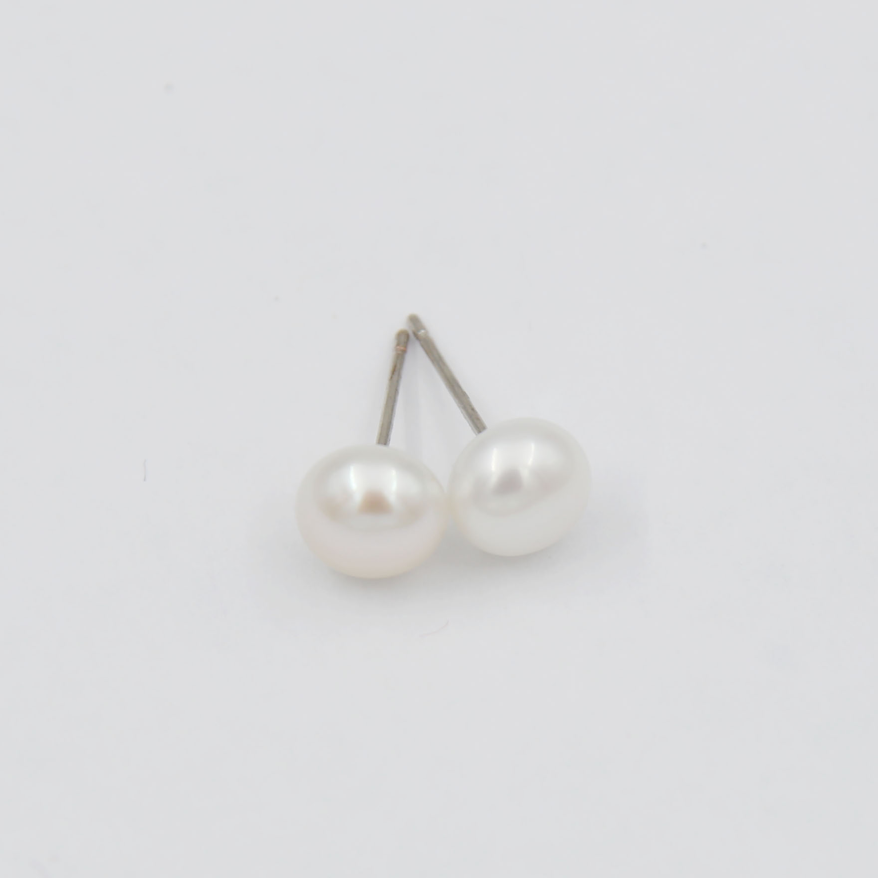 Серьги с белым жемчугом 1P2410