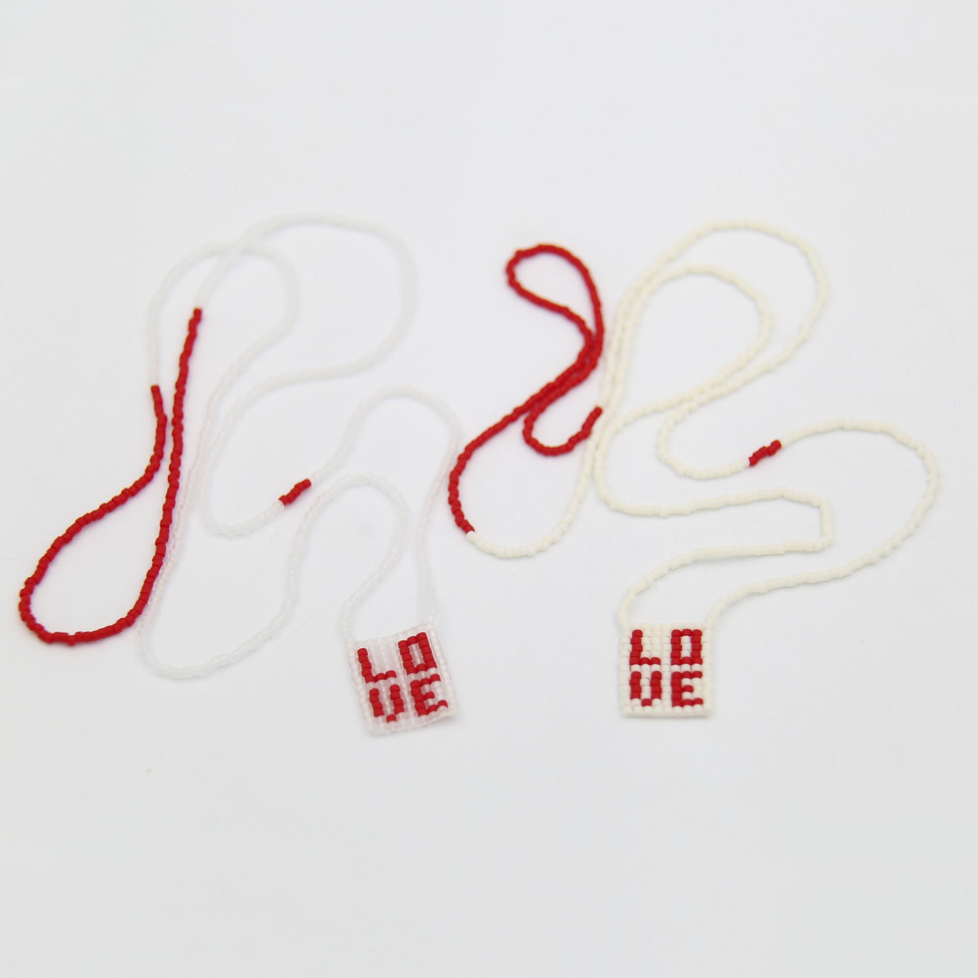 Подвеска из бисера LOVE 4P874