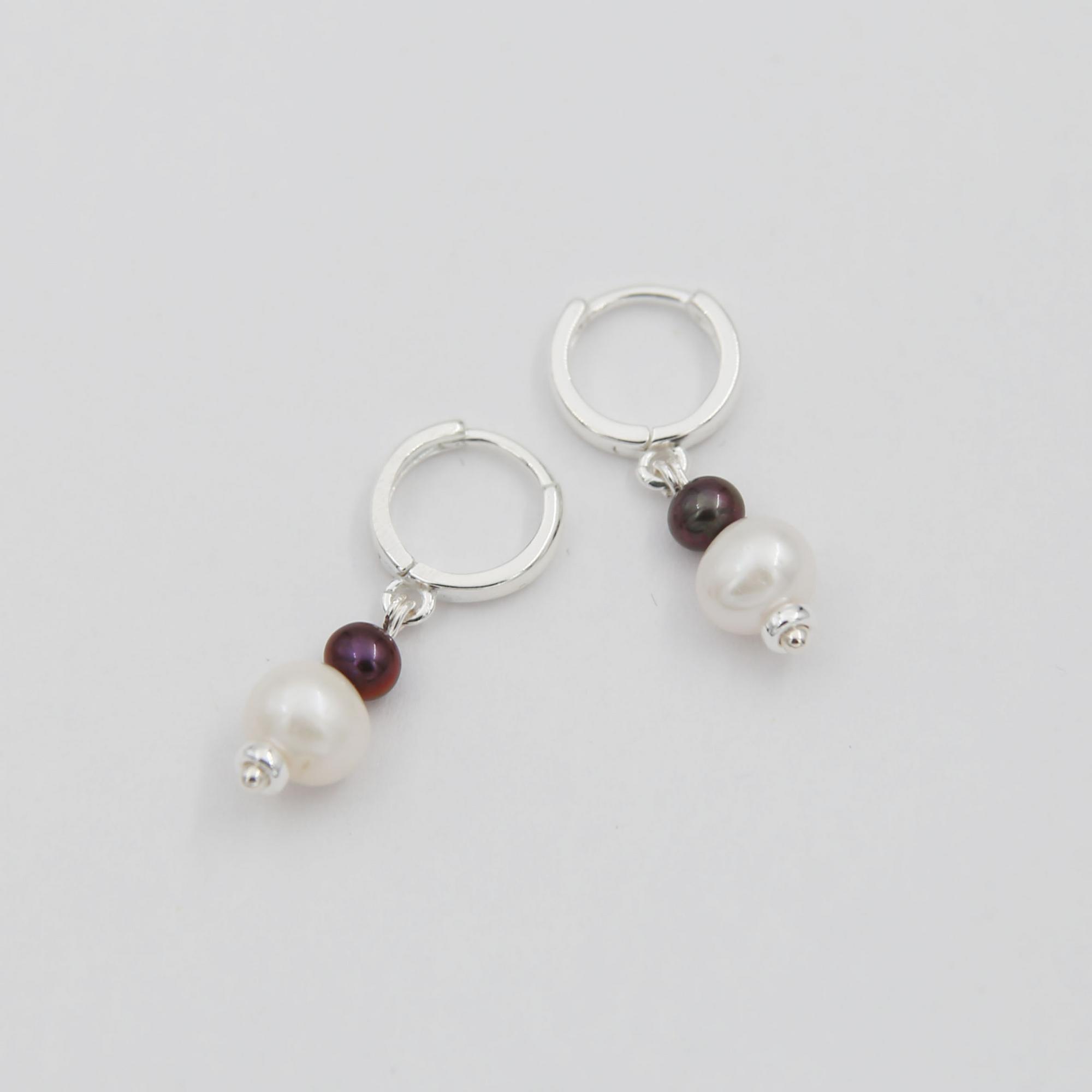 Серьги с белым и темным жемчугом 1P2526