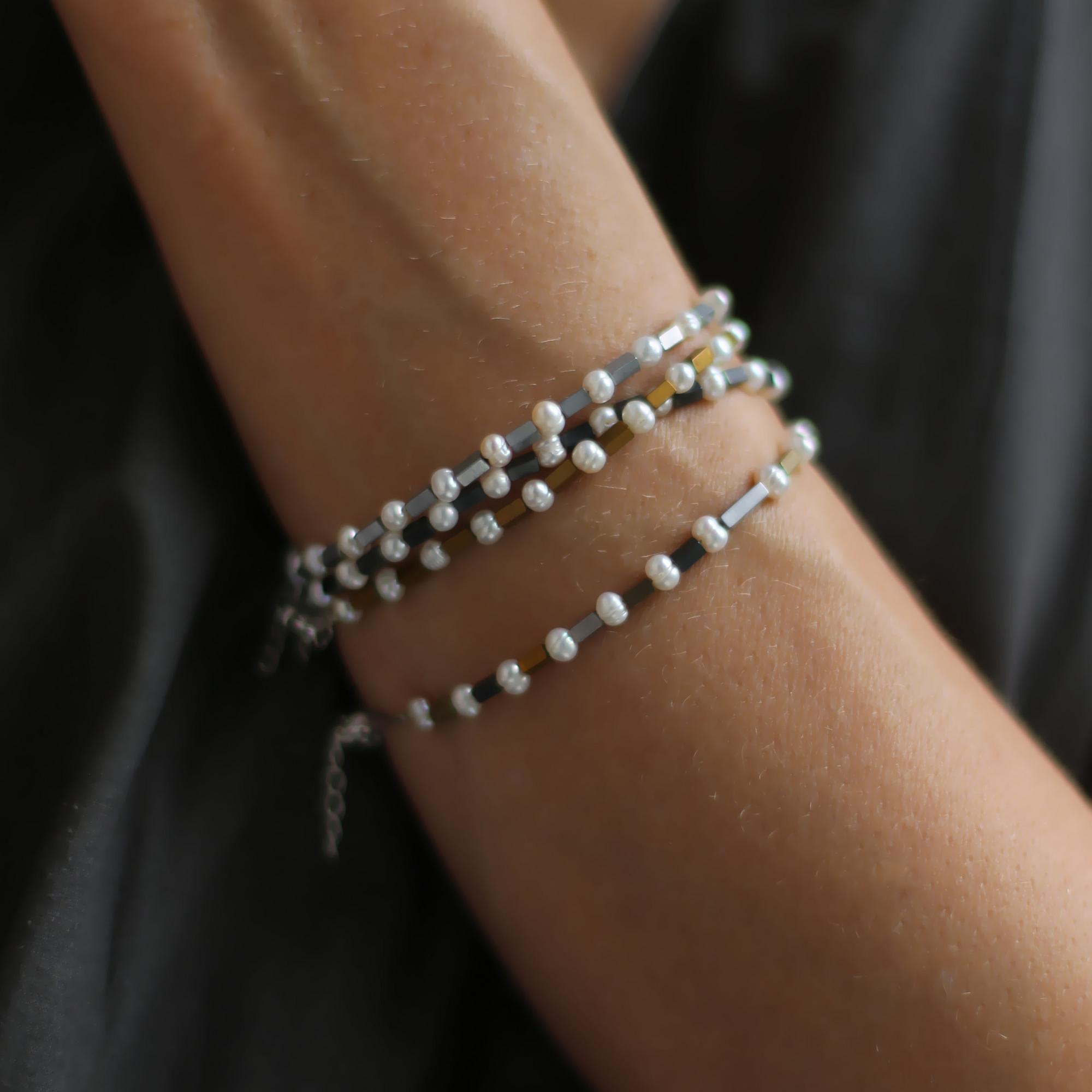 Браслет из гематита и жемчуга 3P610