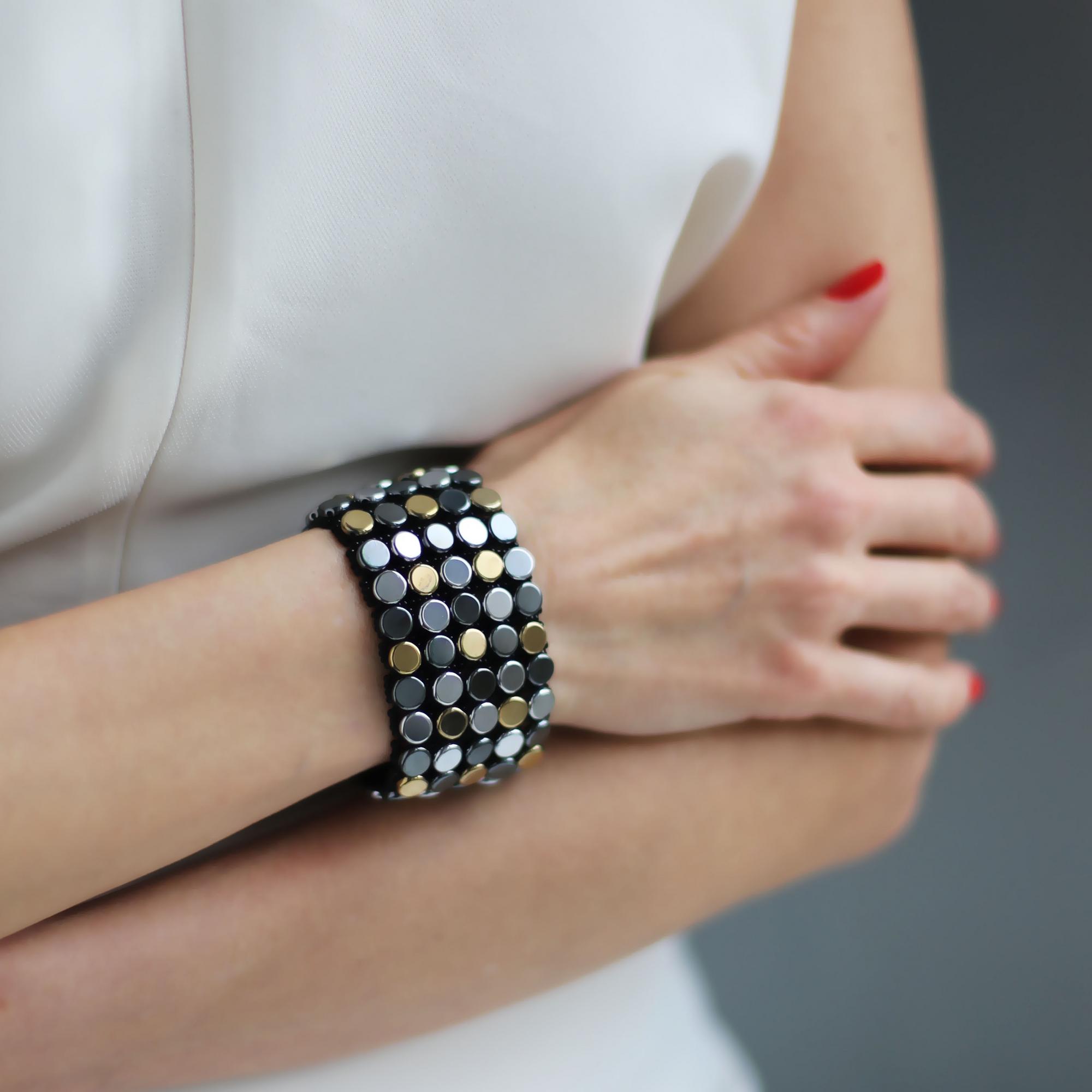 Браслет из чешуек гематита  широкий 3P621