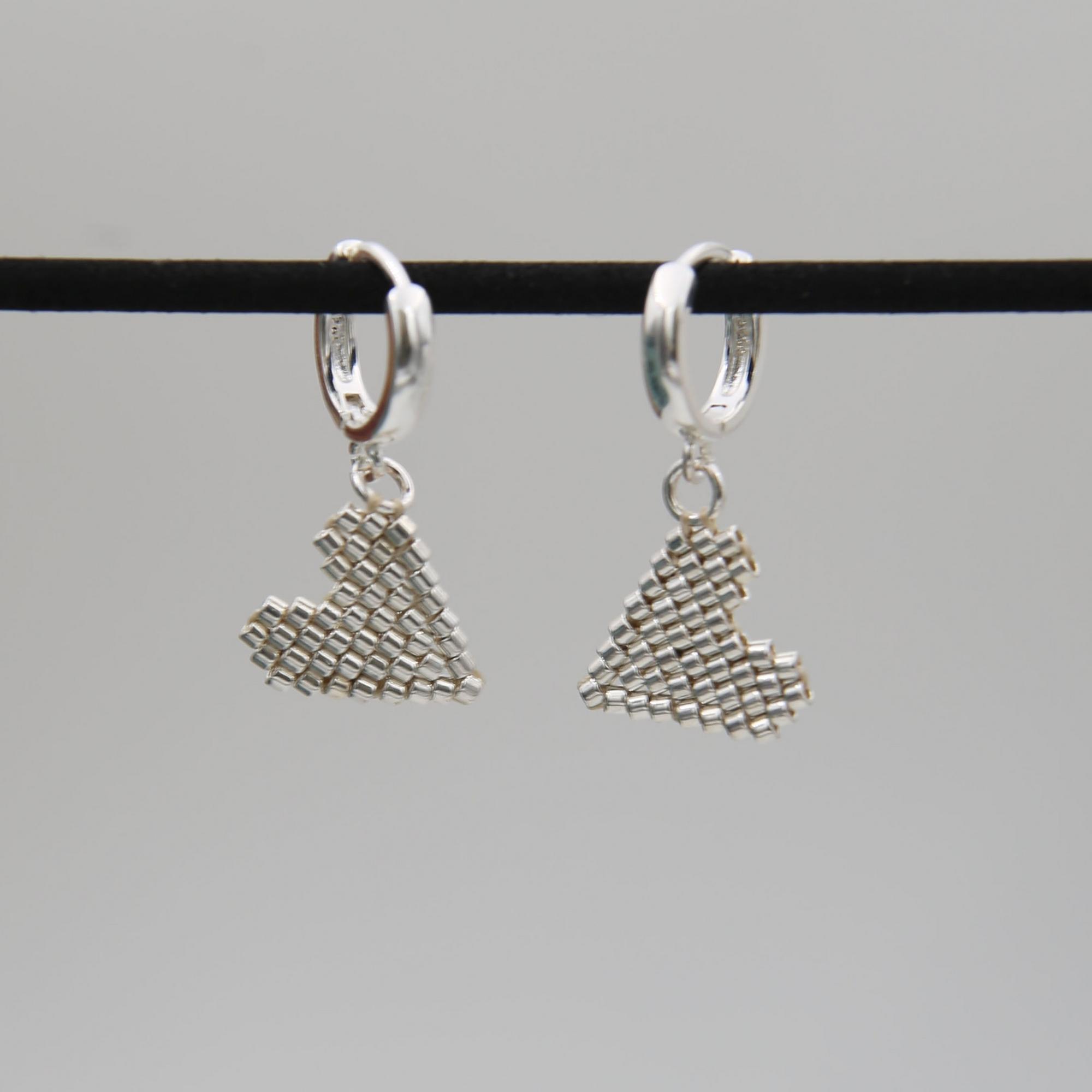 Серьги-хупы с серебряным сердцем 1P2596-2