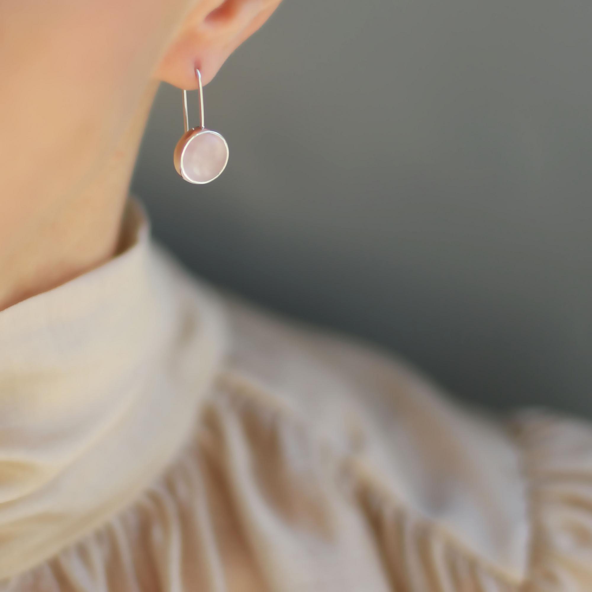 Cерьги со вставкой из розового кварца 1P2598