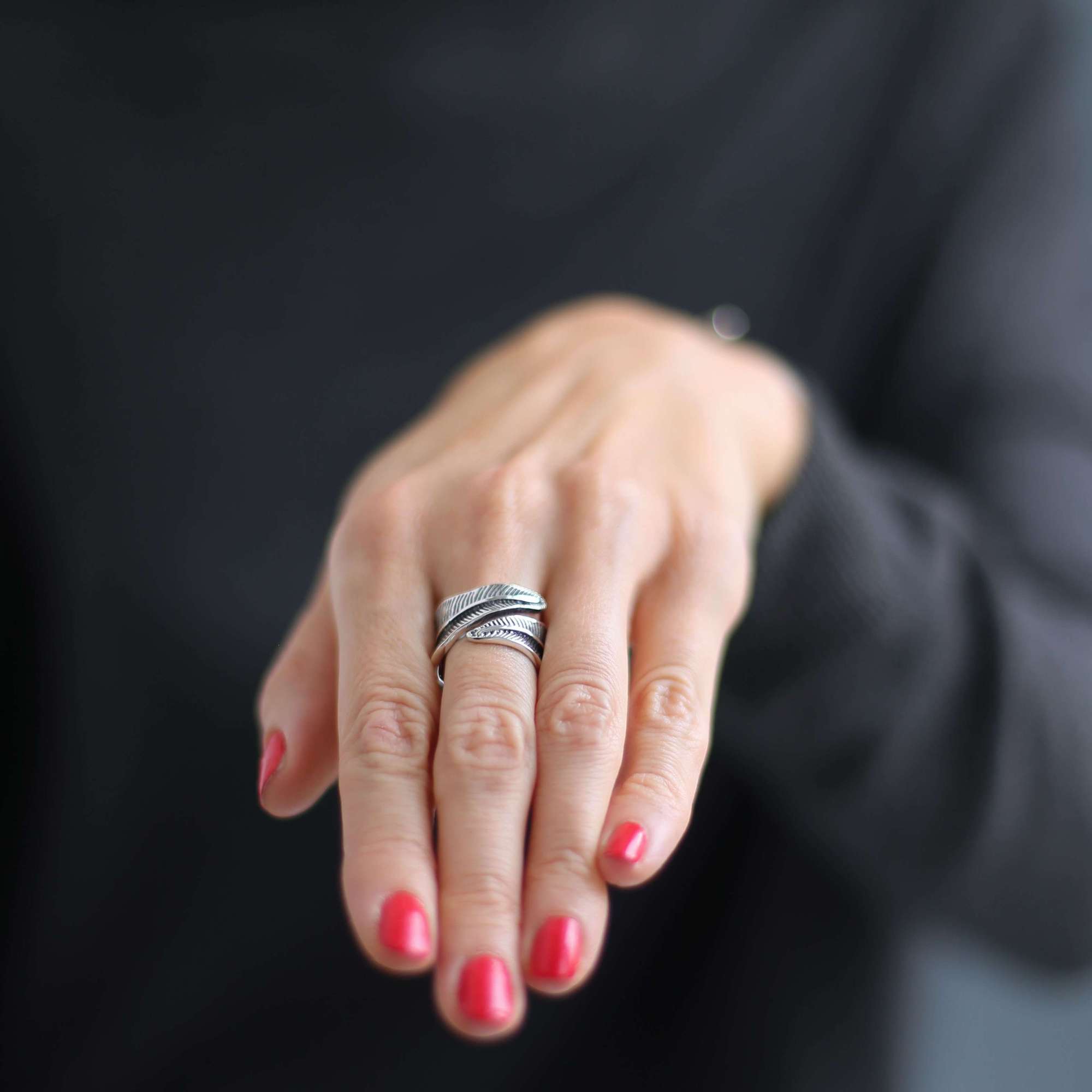 Серебряное кольцо Листик 2P59