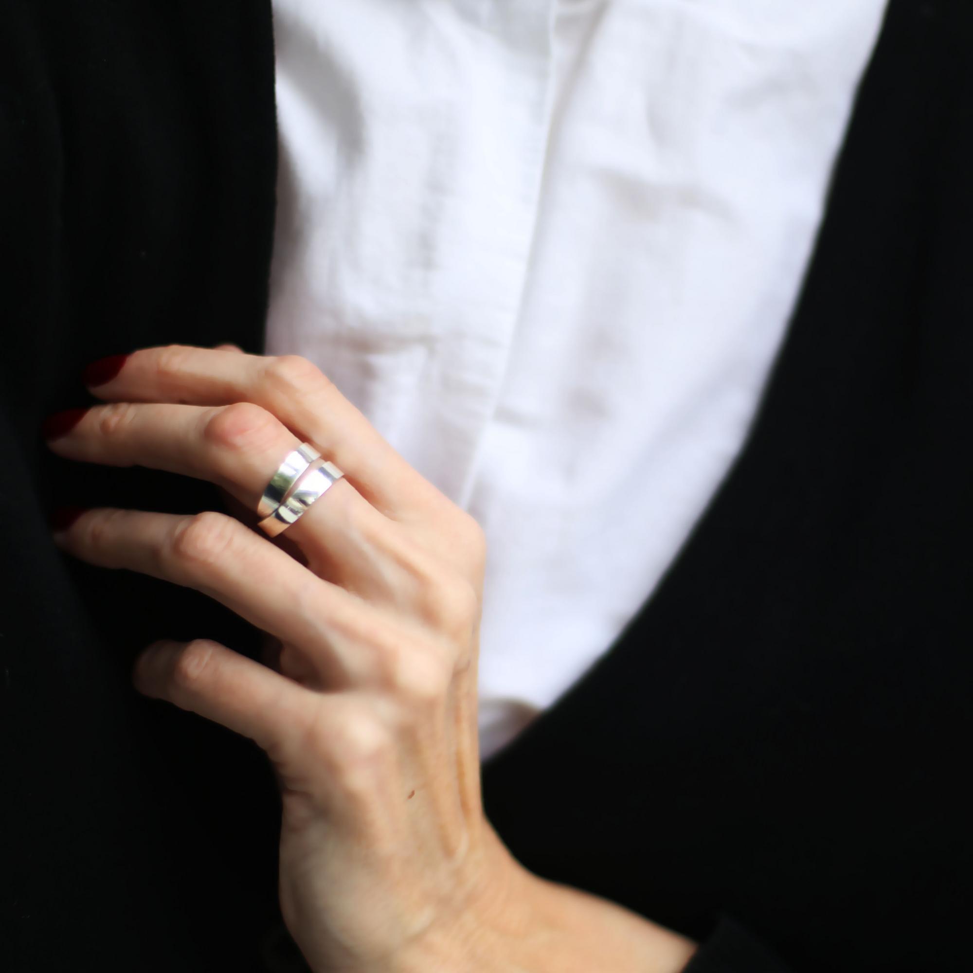 Серебряное кольцо Двойная полоса 2P60