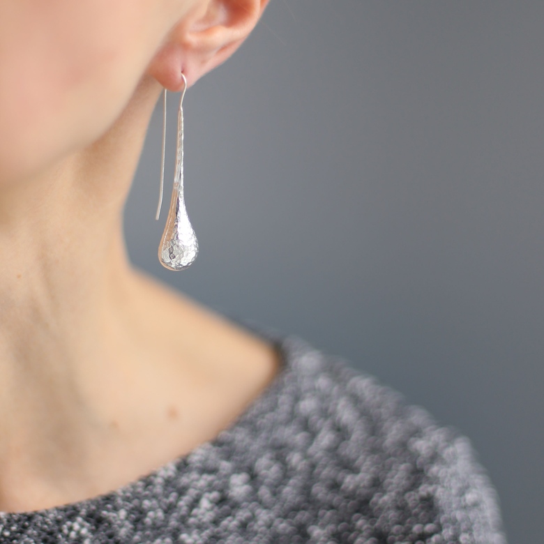 Серебряные серьги Чеканные капли большие 1P630