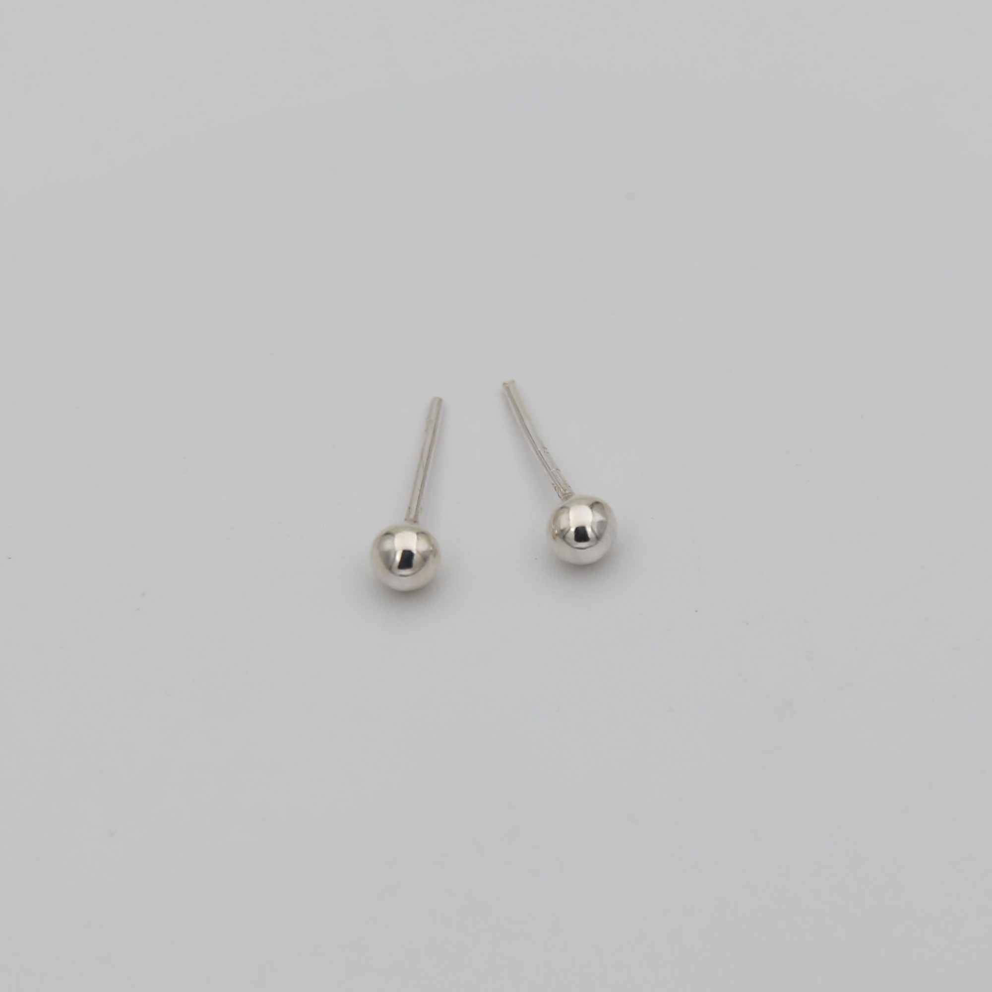 Серебряные гвоздики Шарики мини 1P613