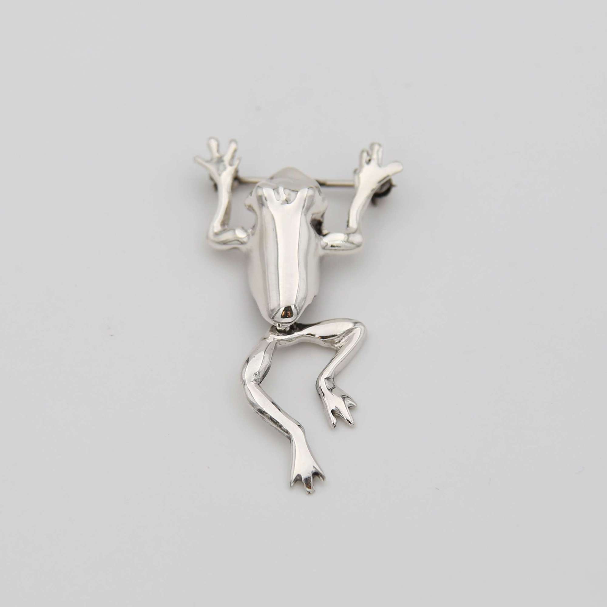 Серебряная брошь "Лягушка" 7P10