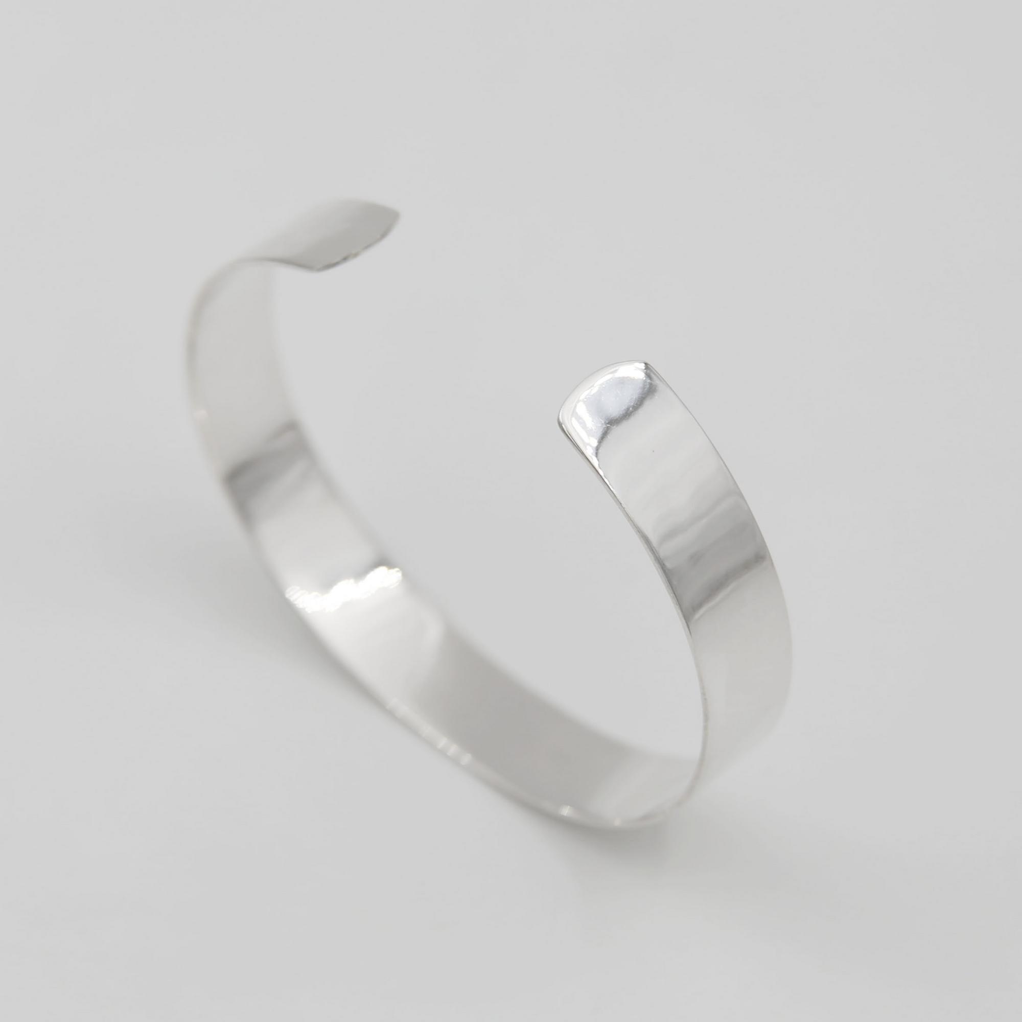 Плоский серебряный браслет 10 мм 3P115