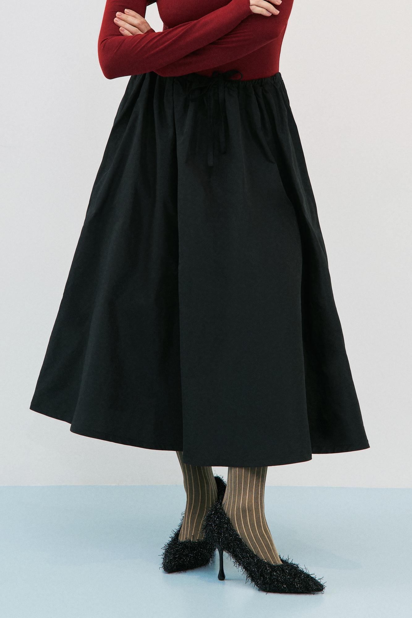 Юбка пышная, чёрная