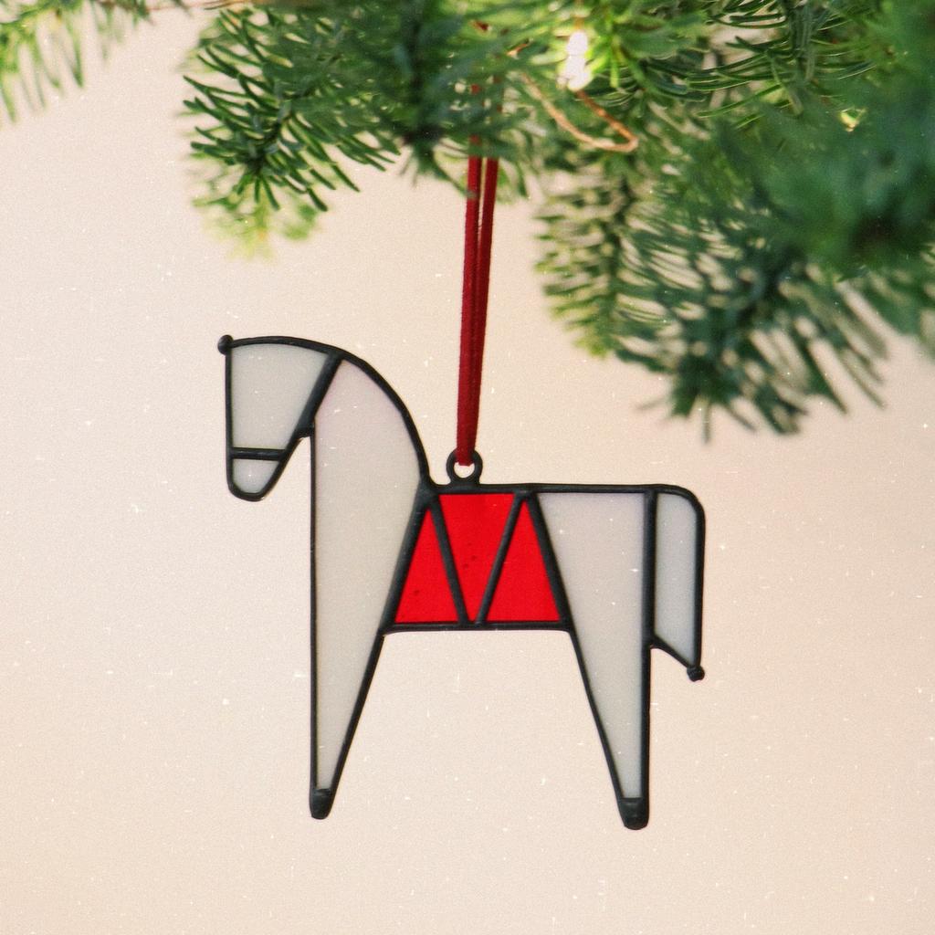 Лошадь белая (10х10см)