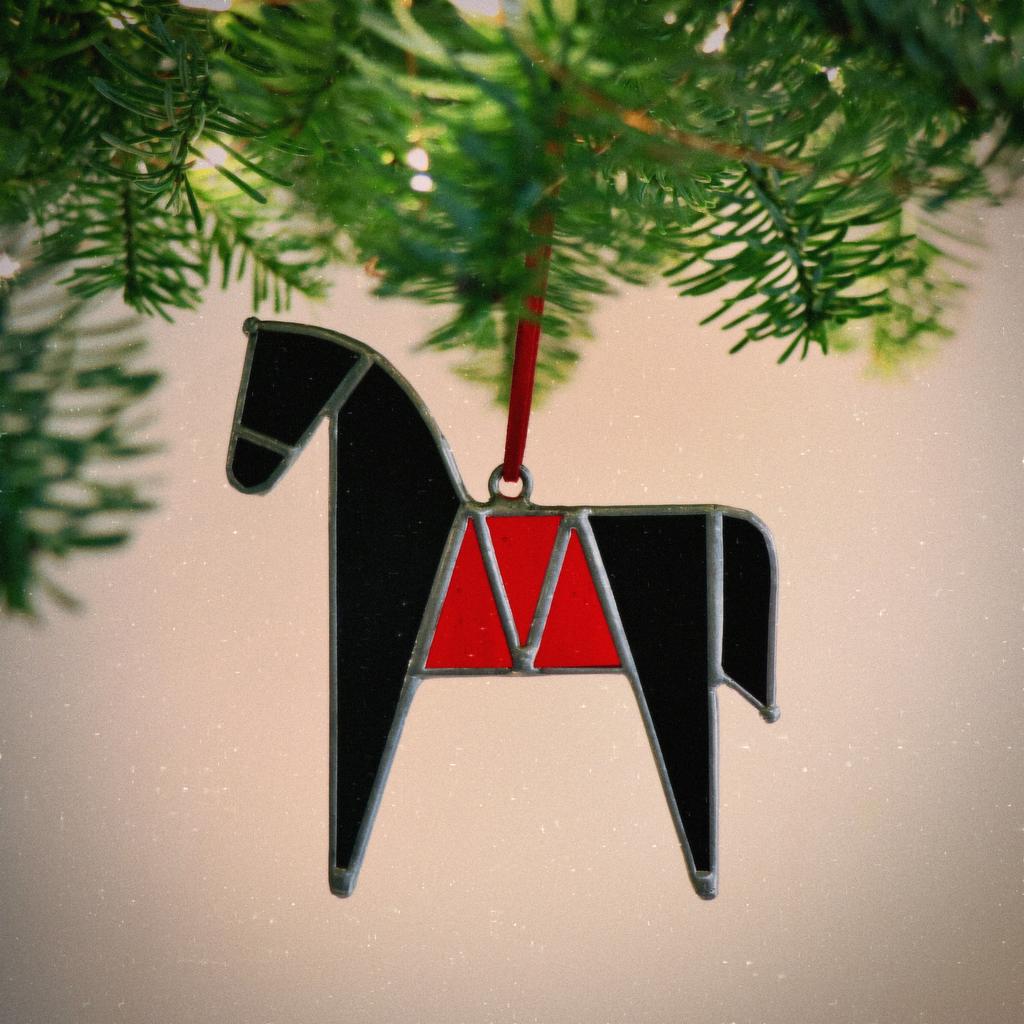 Лошадь черная (10х10см)