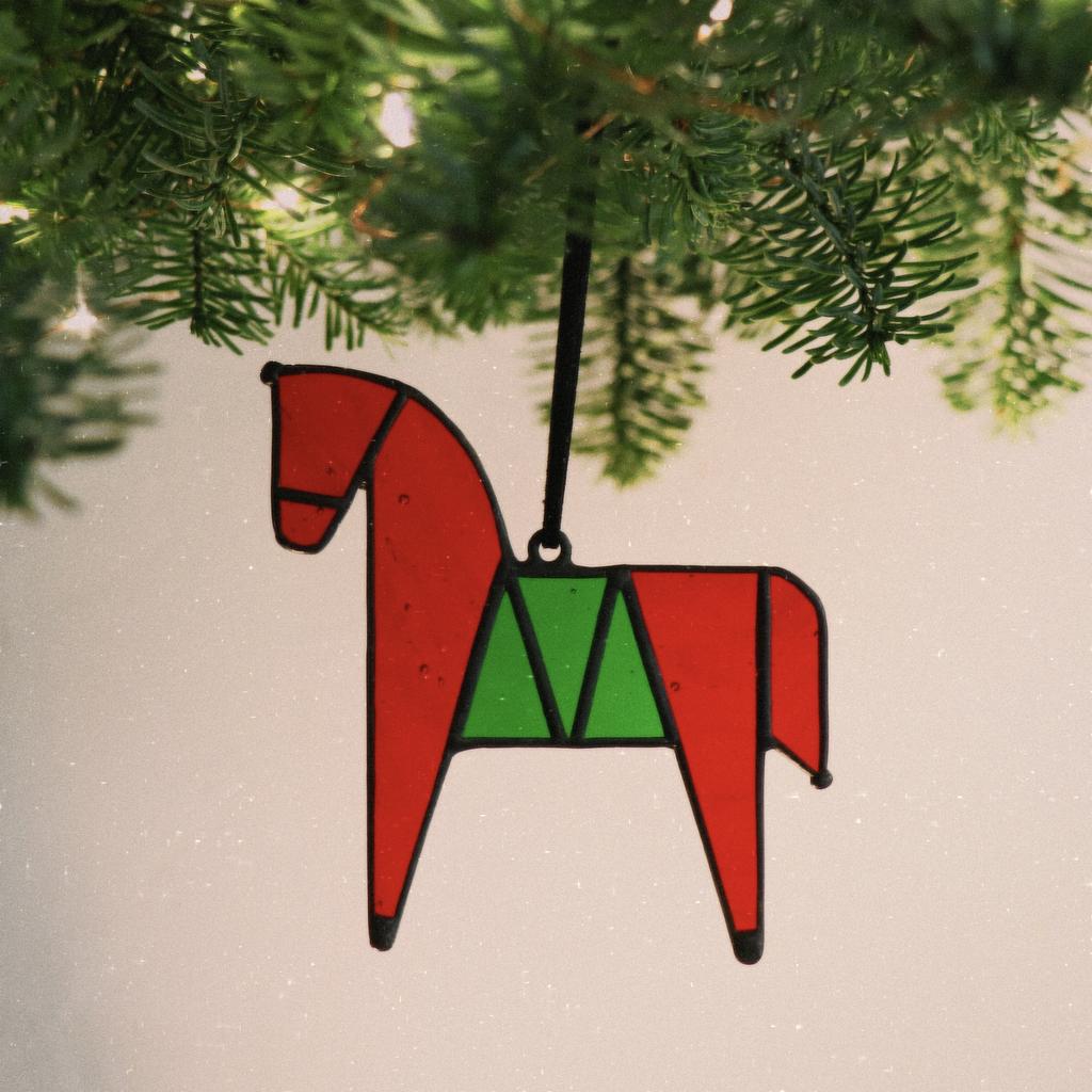 Лошадь красная (10х10см)