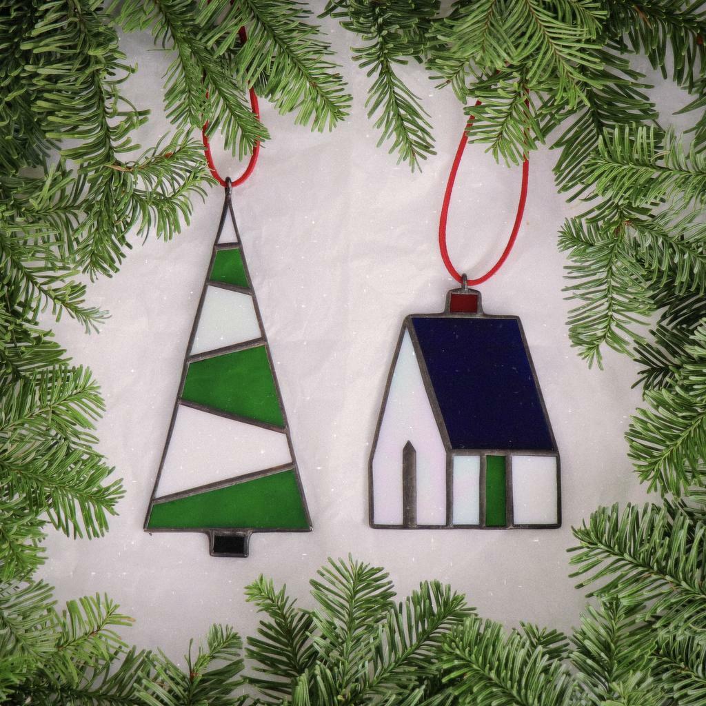 Елка и Домик