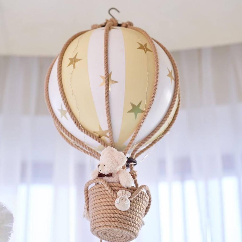 Монгольфьер жёлтый со звёздами