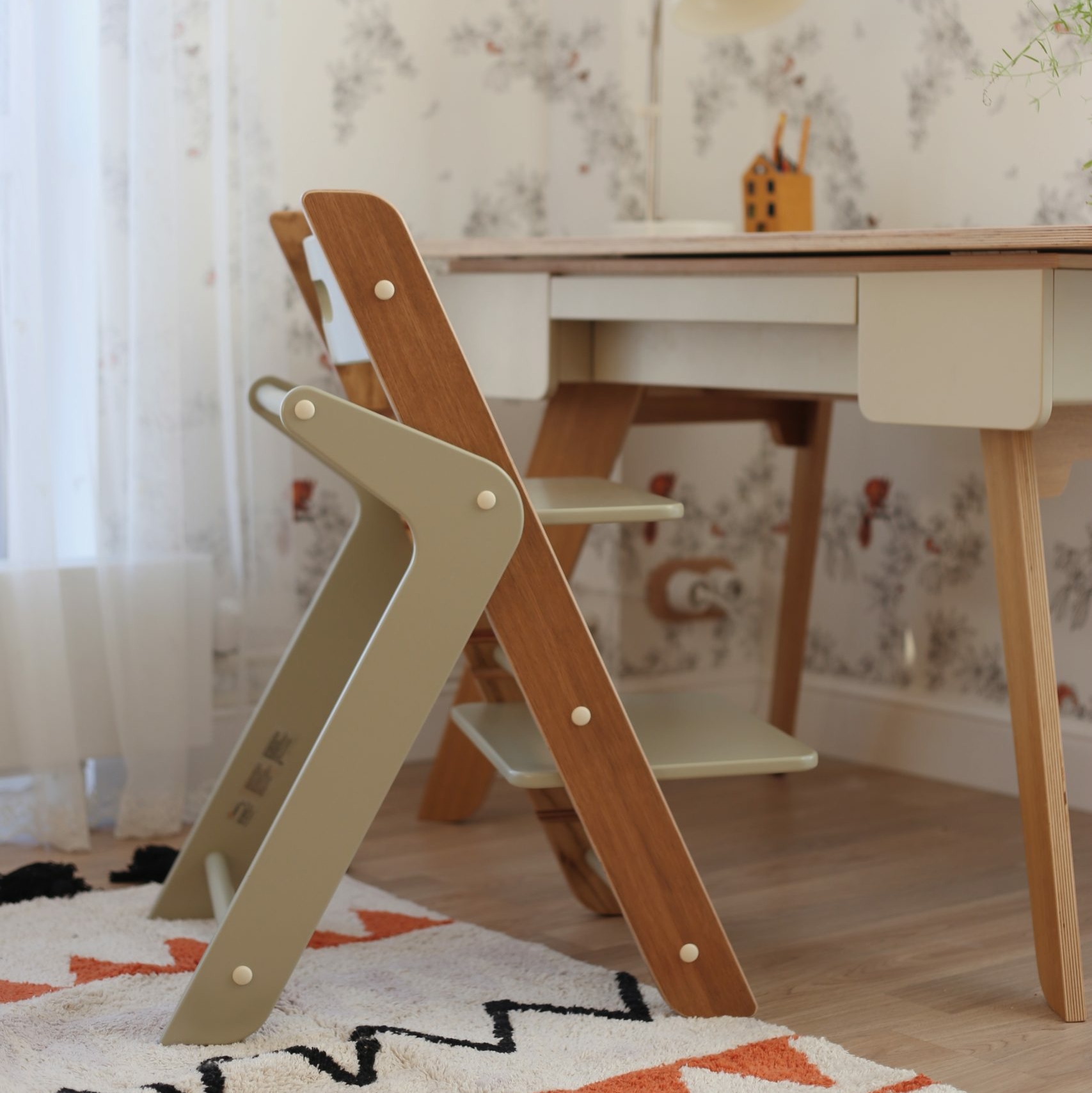 Растущий стул Magnus