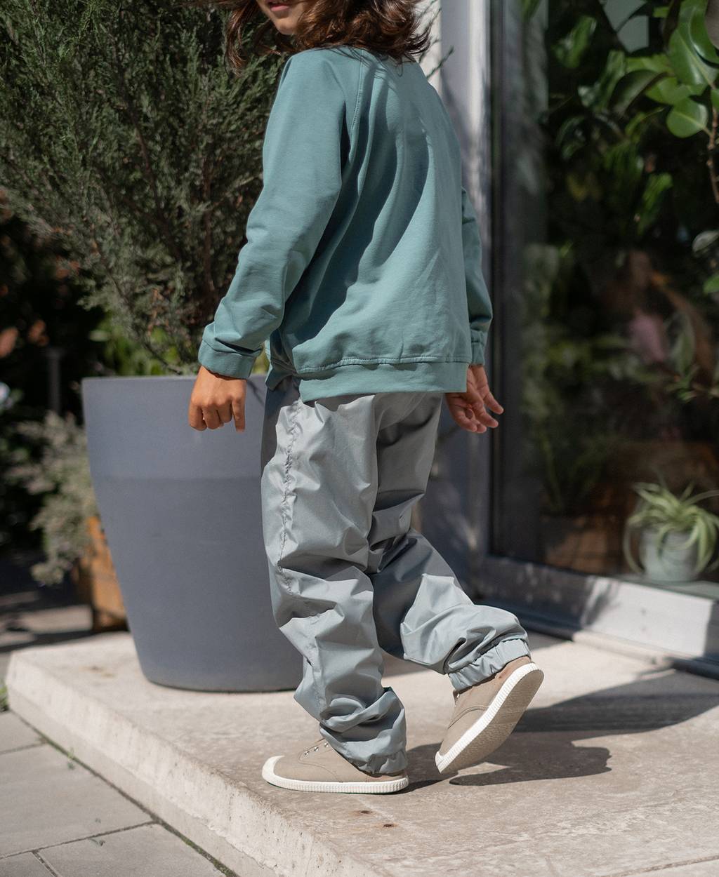 Брюки из плащёвки шалфейные