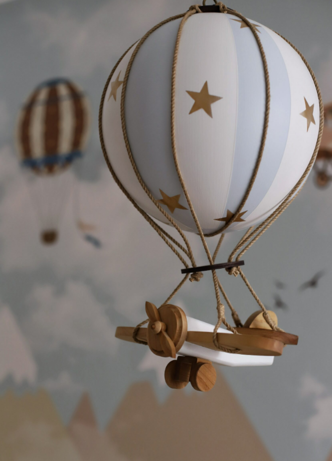 Монгольфьер с самолётом